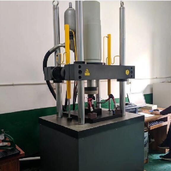 1678328494351778.jpg 高鐵減震橡膠墊板疲勞試驗(yàn)機(jī).jpg